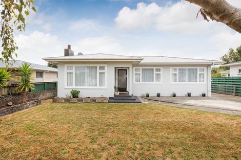 Photo of property in 9 Milton Street, Roslyn, Palmerston North, 4414