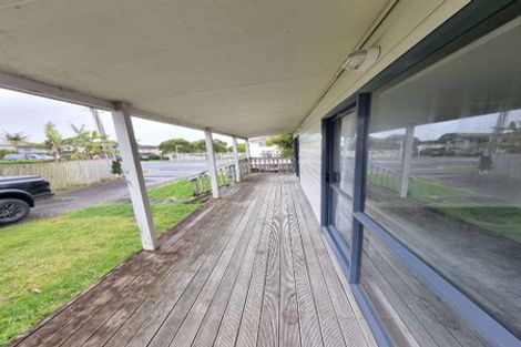 Photo of property in 420 Old Te Atatu Road, Te Atatu Peninsula, Auckland, 0610