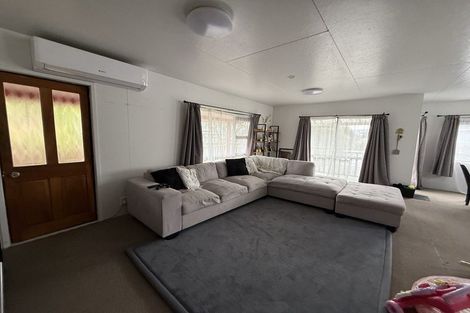 Photo of property in 1/20 Ocean View Road, Northcote, Auckland, 0627