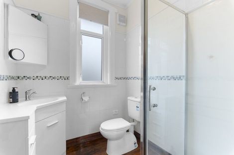 Photo of property in 5 Huatoki Street, Vogeltown, New Plymouth, 4310