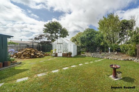 Photo of property in 50 Rhodes Drive, Kelvin Grove, Palmerston North, 4414