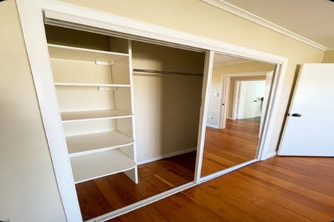 Photo of property in 52 Wallace Place, Westown, New Plymouth, 4310