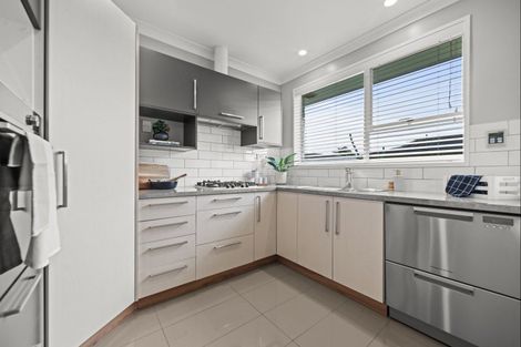 Photo of property in 16 Drury Street, Cloverlea, Palmerston North, 4412
