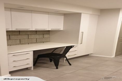 Photo of property in 142a Holly Road, St Albans, Christchurch, 8014