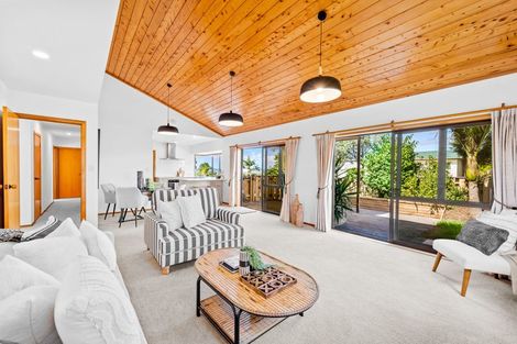 Photo of property in 1a Kauri Crescent, Snells Beach, 0920