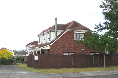 Photo of property in 1/63 Manhattan Heights, Glendene, Auckland, 0602
