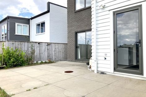 Photo of property in 66 Manutewhau Road, Massey, Auckland, 0614