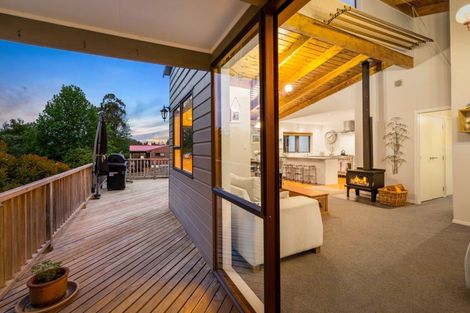 Photo of property in 1/1 Flavia Close, Torbay, Auckland, 0630