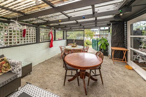 Photo of property in 64 Wikitoria Road, Putiki, Whanganui, 4501