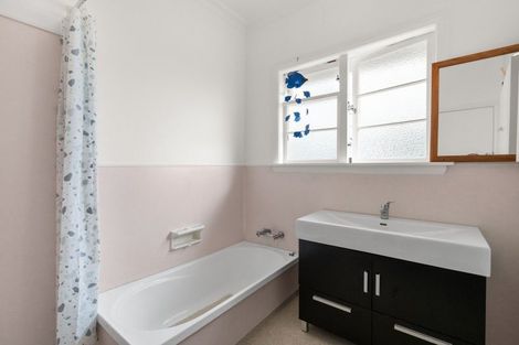 Photo of property in 3 Worcester Street, Levin, 5510