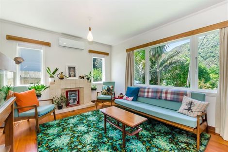 Photo of property in 27 Wellington Road, Paekakariki, 5034