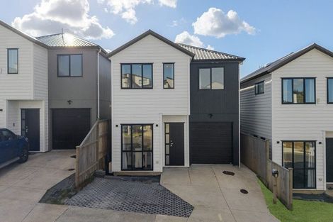 Photo of property in 8 Frontier Lane, Flat Bush, Auckland, 2019