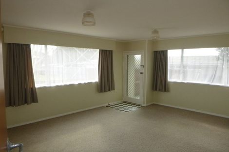 Photo of property in 62 Tiroroa Avenue, Te Atatu South, Auckland, 0610
