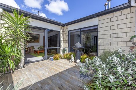 Photo of property in 4 Matuku Place, Paraparaumu Beach, Paraparaumu, 5032