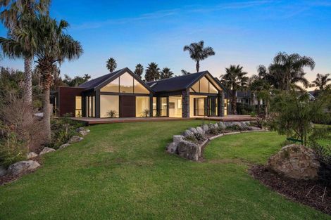 Photo of property in 20 Titoki Lane, Whangamata, 3691