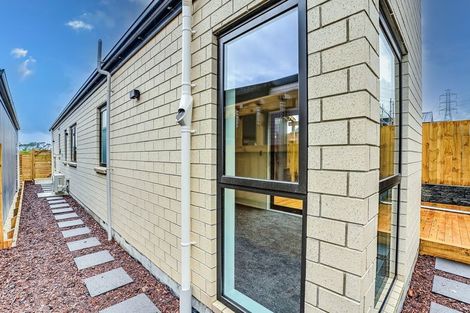 Photo of property in 25 Paretao Street, Massey, 0614