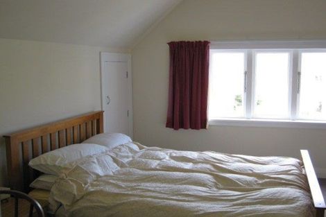 Photo of property in 24 Rolleston Street, Mount Cook, Wellington, 6021