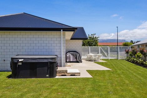 Photo of property in 2 Midsummer Avenue, Stratford, 4332