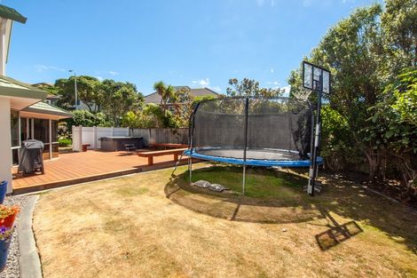 Photo of property in 10 Marford Grove, Churton Park, Wellington, 6037