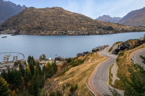 Photo of property in 44 Angelo Drive, Queenstown Hill, Queenstown, 9300
