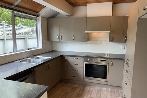 Photo of property in 11 Memorial Avenue, Ilam, Christchurch, 8053