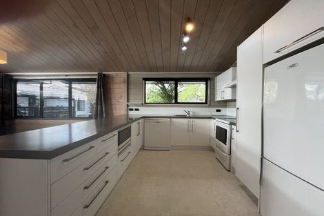 Photo of property in 112 Heta Road, Highlands Park, New Plymouth, 4312