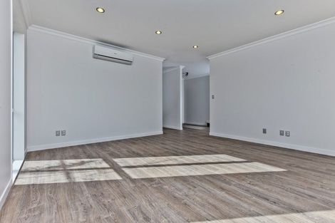 Photo of property in 10 Seafort Lane, Silverdale, 0932