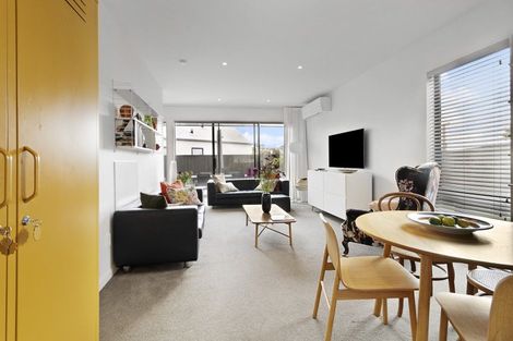 Photo of property in 15/6 Oswald Crescent, Paparangi, Wellington, 6037