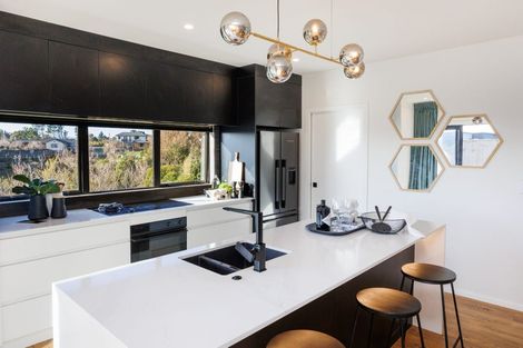 Photo of property in 18 Silkwood Place, Fitzherbert, Palmerston North, 4410