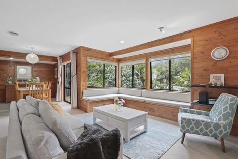 Photo of property in 132 Woodlands Park Road, Titirangi, Auckland, 0604