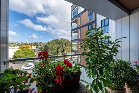 Photo of property in The Victor, 208/4 Bute Road, Browns Bay, Auckland, 0630