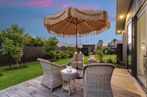 Photo of property in 72 Point Wells Road, Point Wells, 0986