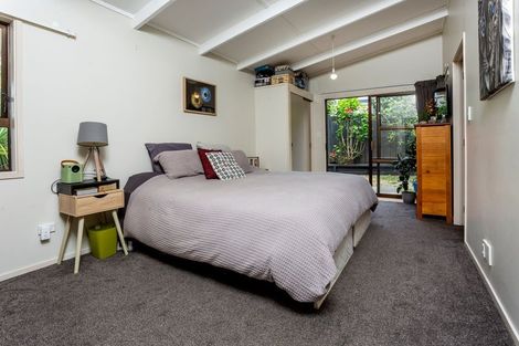 Photo of property in 34 Unsworth Drive, Unsworth Heights, Auckland, 0632