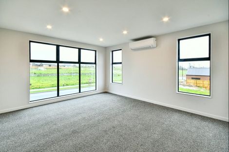 Photo of property in 16 Kobe Street, Karaka, 2580