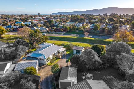 Photo of property in 40 Rosewood Place, Paraparaumu, 5032