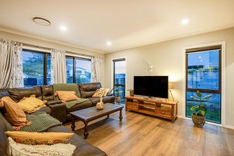 Photo of property in 24 Queen Charlotte Drive, Aotea, Porirua, 5024