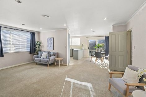 Photo of property in 6 Richard Halse Drive, Manurewa, Auckland, 2105