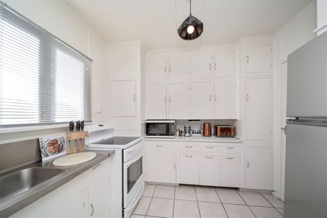 Photo of property in 32 Hunter Street, Hawera, 4610