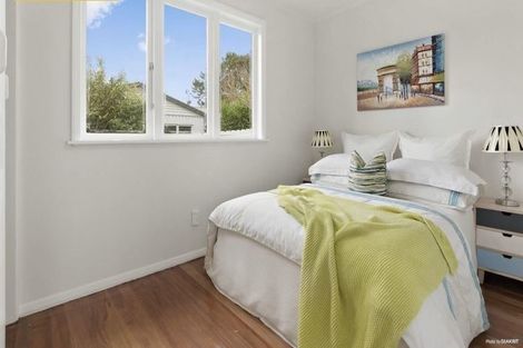 Photo of property in 21 Golf Road, New Lynn, Auckland, 0600