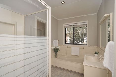 Photo of property in 15 Lascelles Street, Saint Martins, Christchurch, 8022