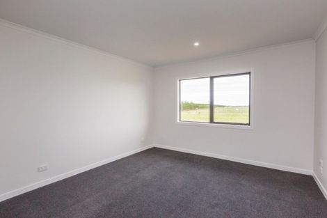 Photo of property in 175 Spur Road West, Colyton, Feilding, 4775