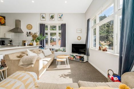 Photo of property in 38 Rua Street, Lyall Bay, Wellington, 6022