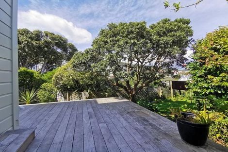 Photo of property in 76 Roxburgh Street, Mount Victoria, Wellington, 6011