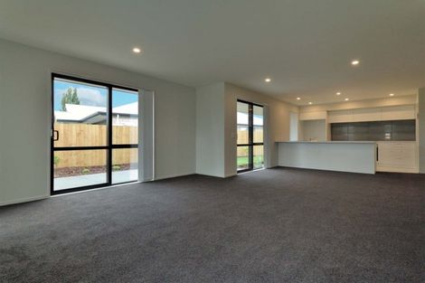 Photo of property in 2 Keeper Close, Woodend, 7610