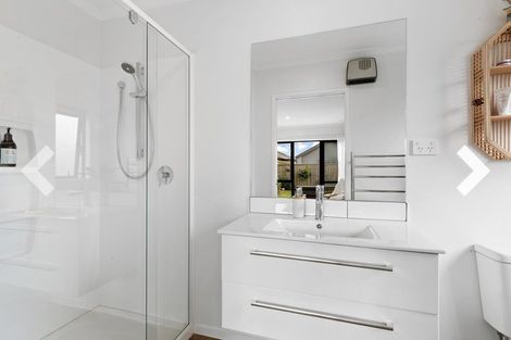 Photo of property in 12 Leicester Street, Jacks Point, 9371