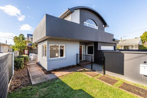 Photo of property in 9a Avenue Road, Greenmeadows, Napier, 4112