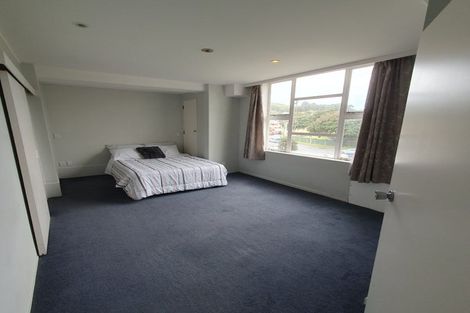 Photo of property in Grandstand Apartments, 37/80u Kent Terrace, Mount Victoria, Wellington, 6011
