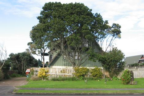 Photo of property in 52 Carnoustie Drive, Wattle Downs, Auckland, 2103