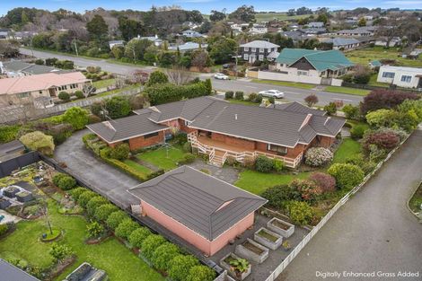 Photo of property in 5 Wanganui Road, Marton, 4710