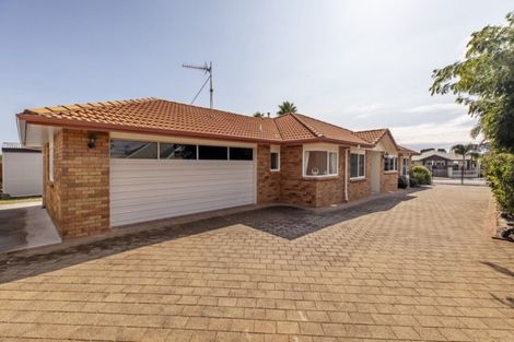 Photo of property in 90 Santa Monica Drive, Papamoa Beach, Papamoa, 3118